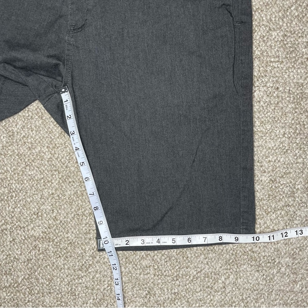Volcom shorts - Picture 8 of 8